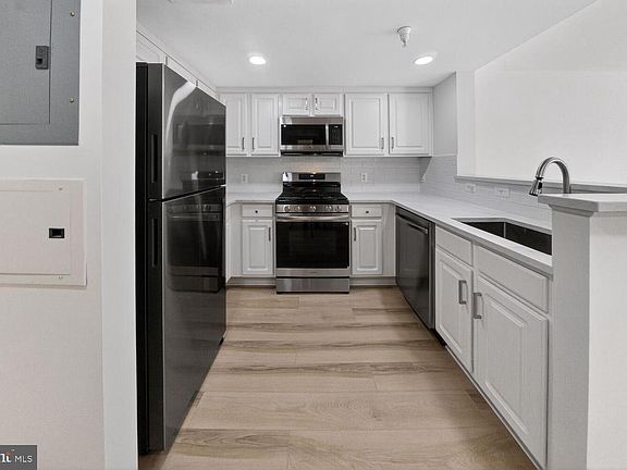 5th image of 11710 Old Georgetown Rd APT 705