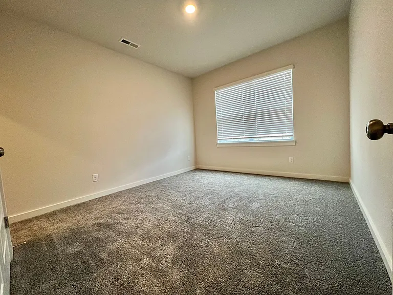 1030 Ewell Farm Cir — Photo 14