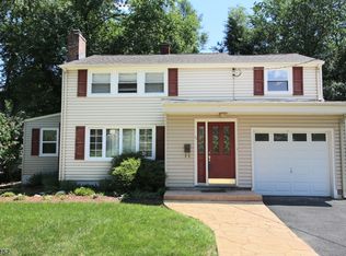 38 Douglas St, Waldwick, NJ 07463