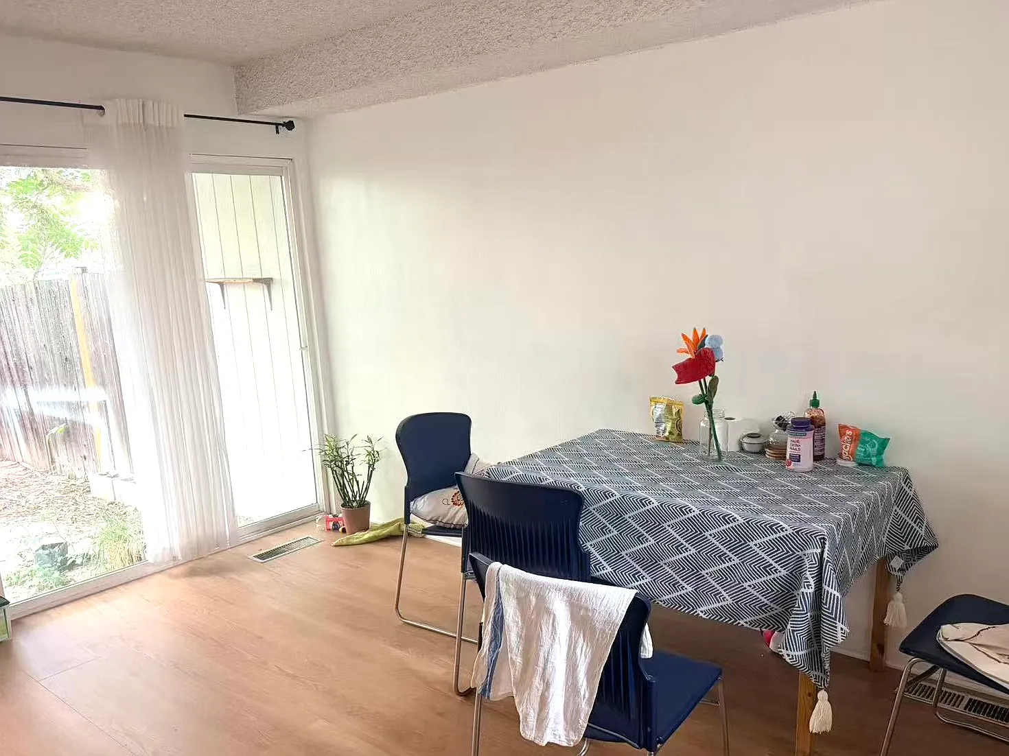 3 bed, 1437 sqft, $750 — Photo 3
