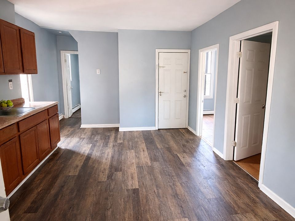 1st image of 30 Hillman St Floor 1