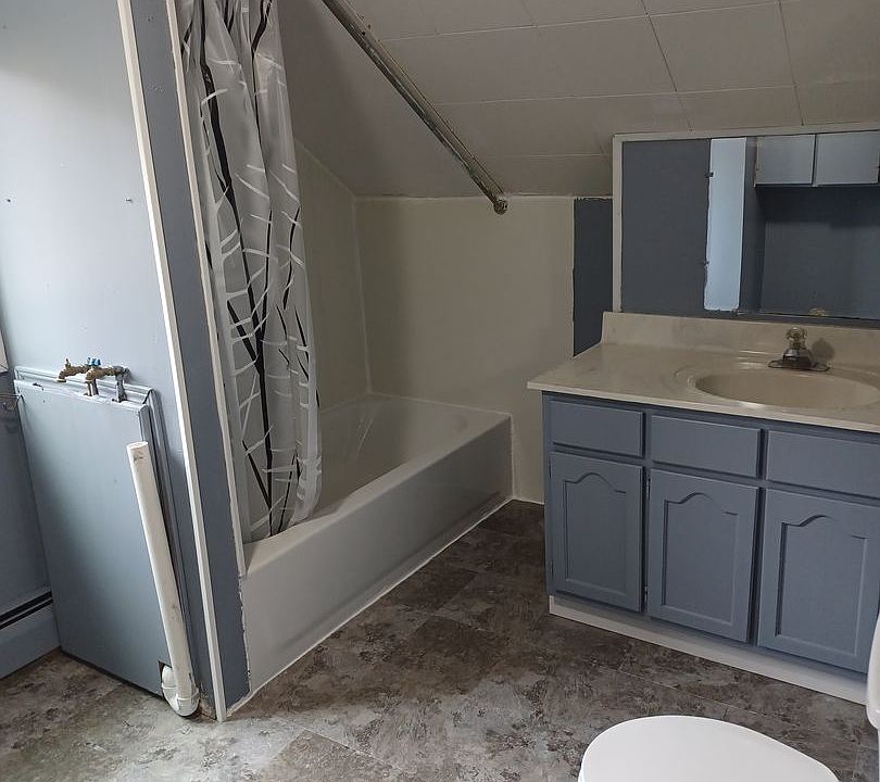 2nd image of 311 Elm St #1/2
