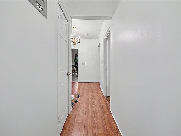 3rd image of 1045 Anderson Ave APT 3D