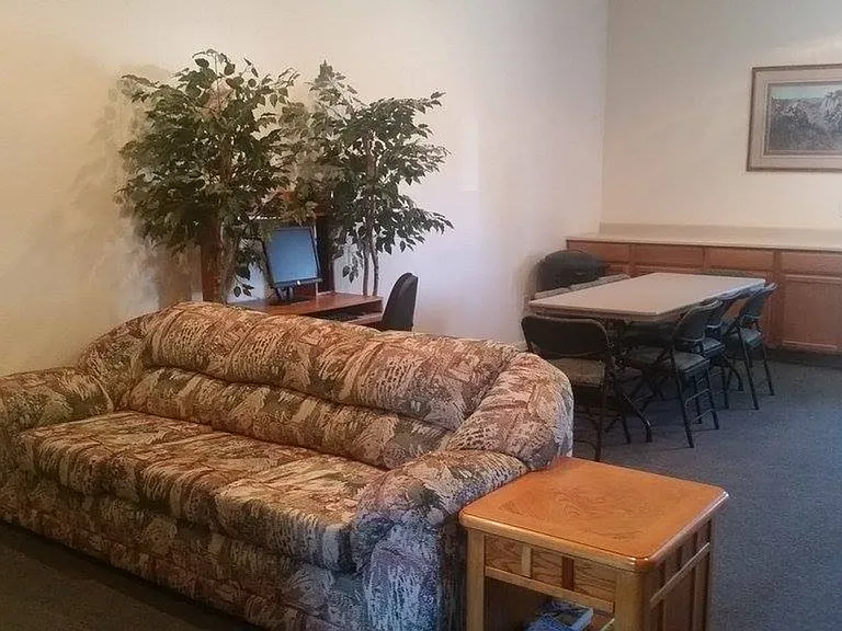 Wind River Apartments — Photo 9