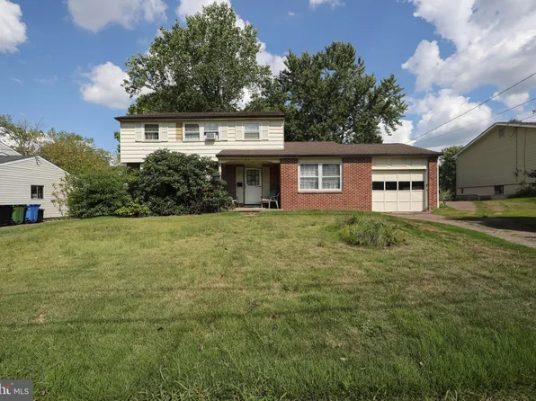 73 Bells Lake Dr, Turnersville, NJ 08012