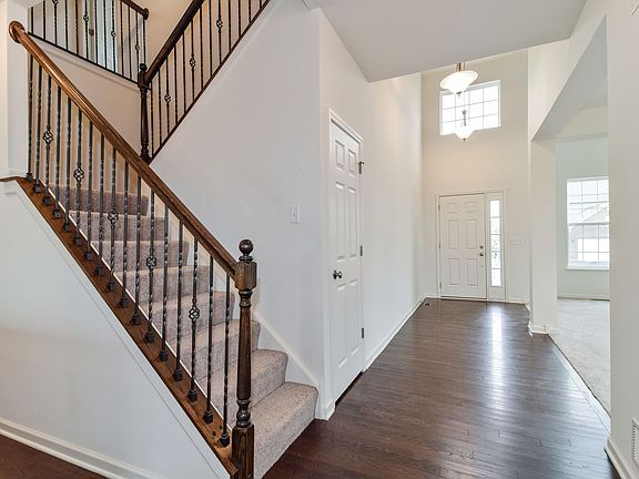 2nd image of 150 Abbott Ct
