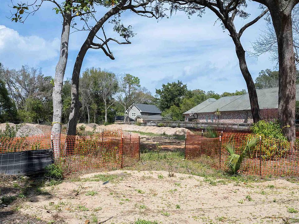 1st image of 408 Fairpoint Dr