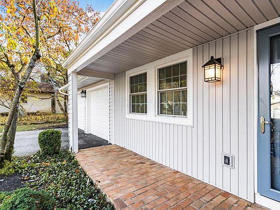 3rd image of 315 Blandford Dr