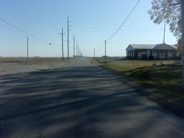 405 N 7th St, Kentland, IN 47951