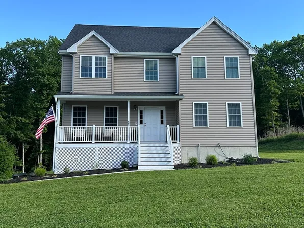 17 Noble St, Dudley, MA 01571