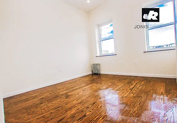 Rented by Jonis Realty | media 14