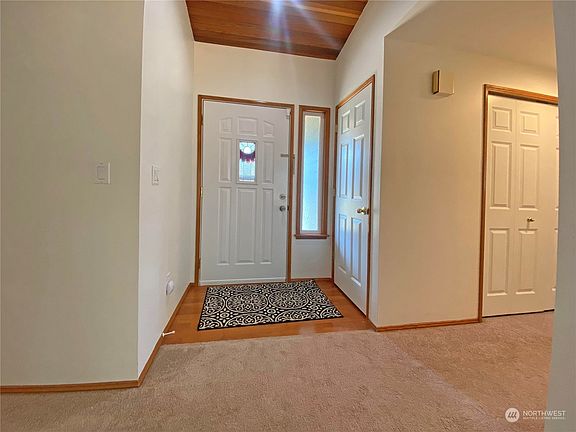 4th image of 463 Harold Place