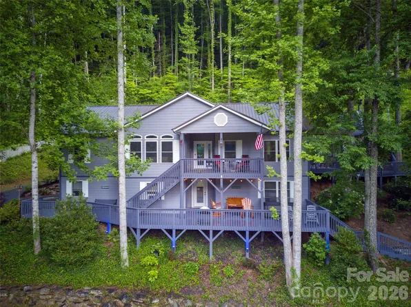 7 Higel Ln, Maggie Valley, NC 28751