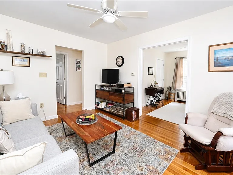 11 Sterling Park #1R — Photo 1