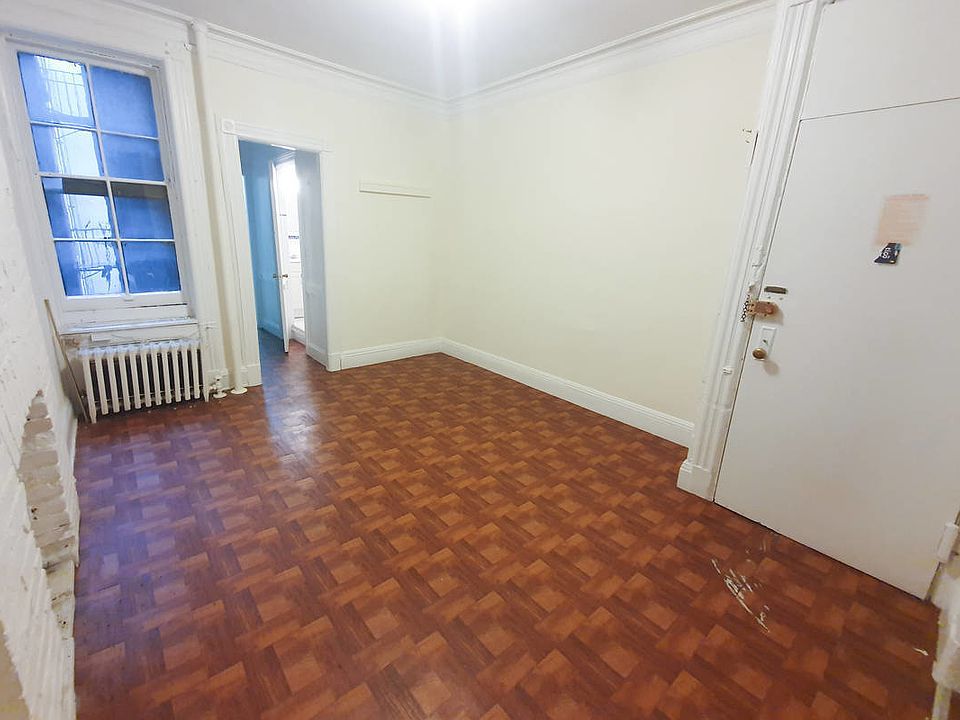2nd image of 1906 3rd Ave #2SW