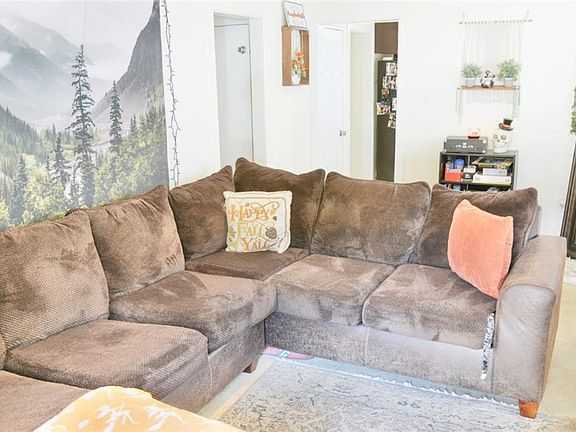2nd image of 2805-07 Lyndell Dr