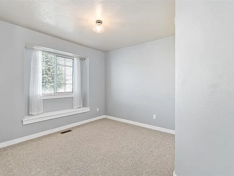2114 N Rosedust Dr — Photo 8