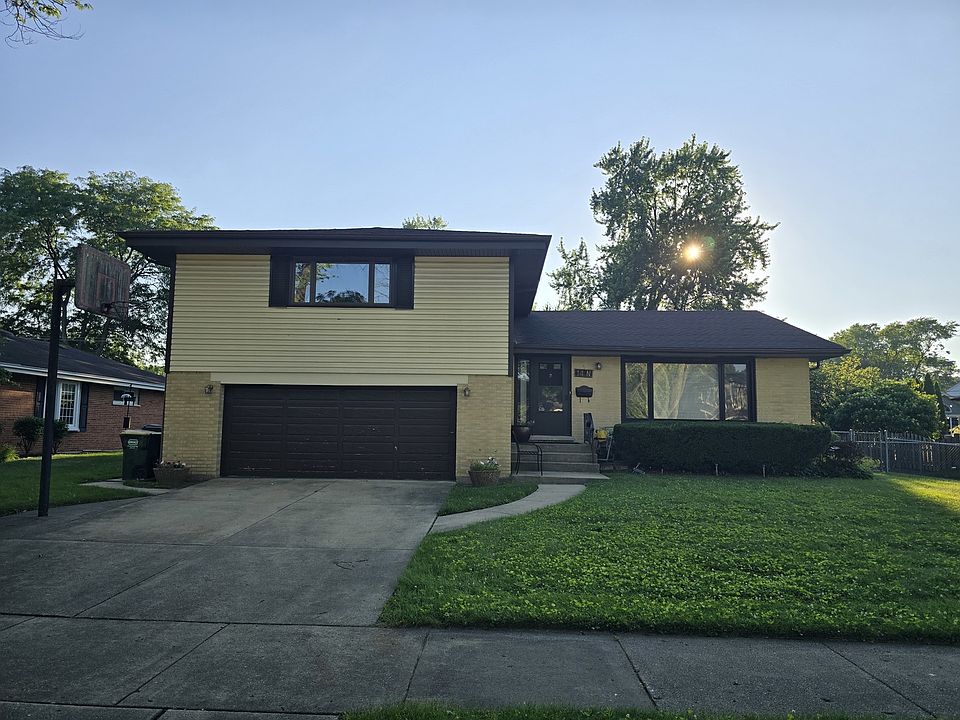 1st image of 14 N Forrest Ave