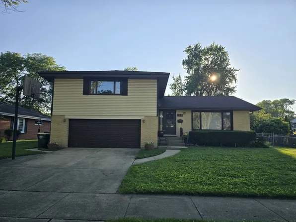 14 N Forrest Ave, Arlington Heights, IL 60004