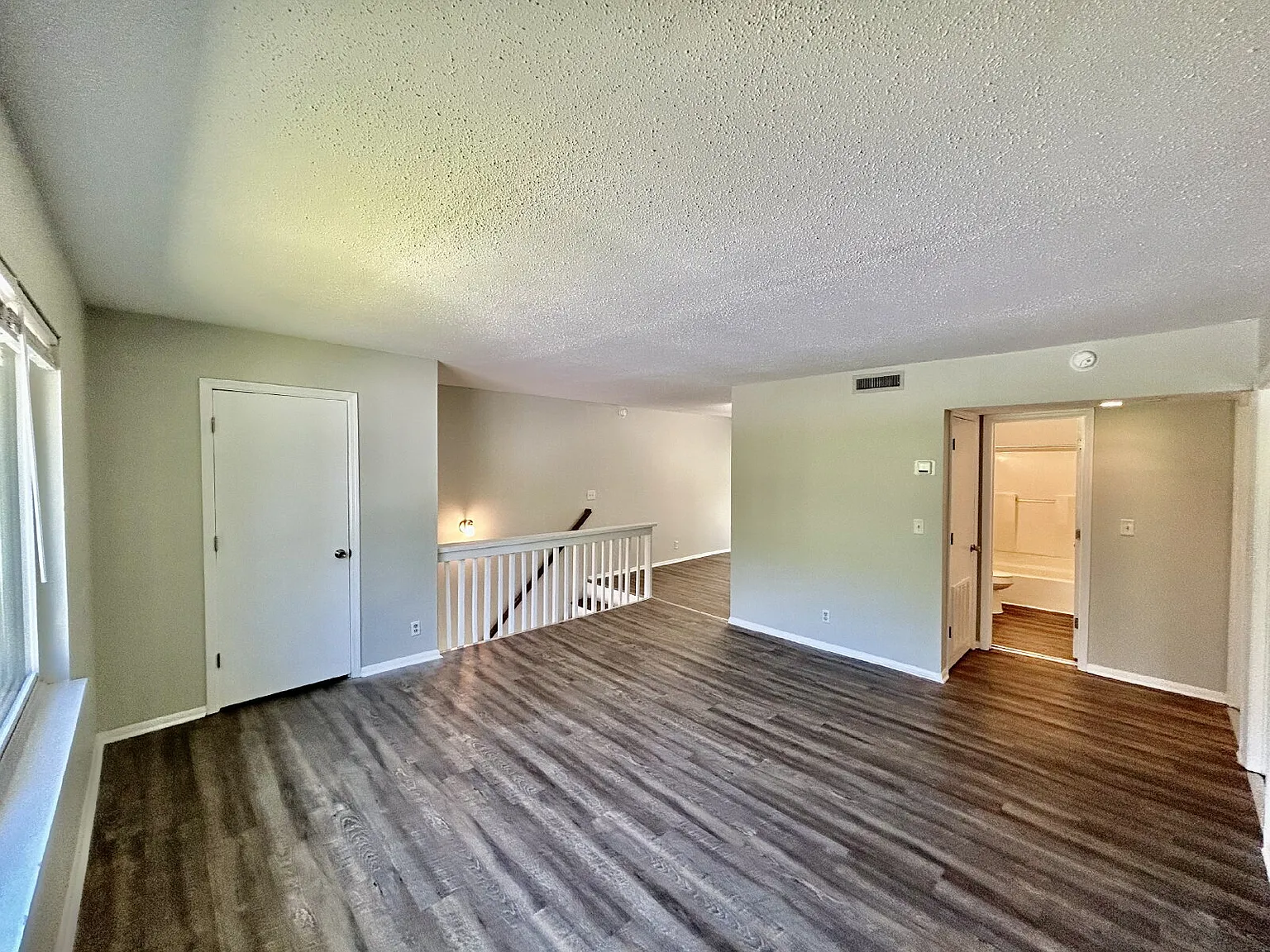 2 bed, 1.0 bath, 900 sqft, $925 — Photo 3