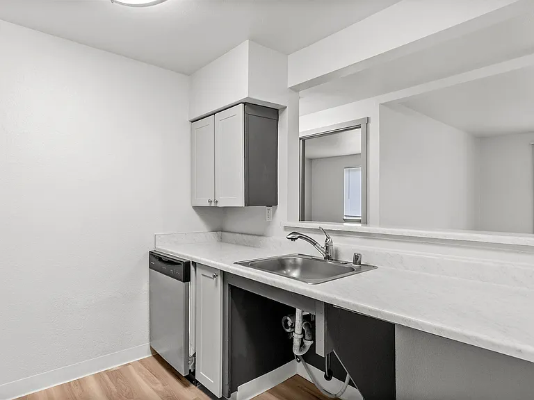 Aero Apartments — Photo 28