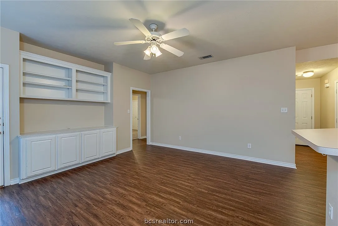 3 bed, 2.0 bath, 1308 sqft, $1,600 — Photo 3