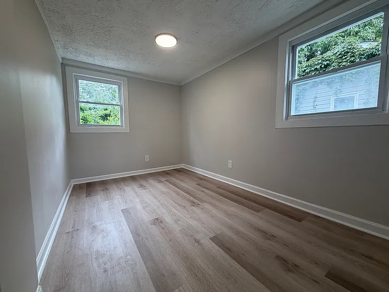 2537 Broadway St — Photo 16