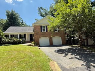 947 Farm Haven Dr, Rockville, MD 20852