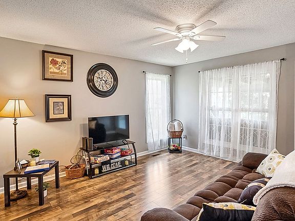 4th image of 1983 Calhoun Dr