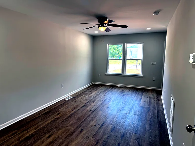 301 Dahl St — Photo 11