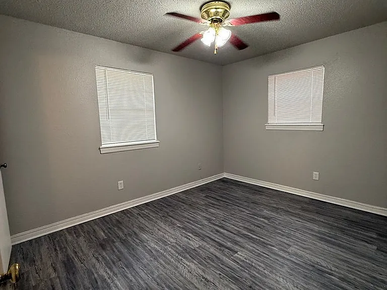 2412 Wyandotte Way — Photo 10