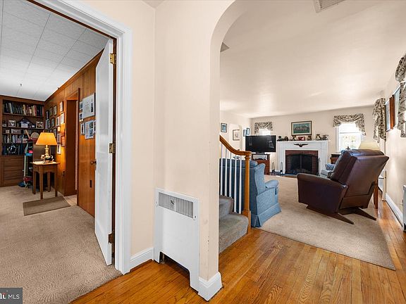 5th image of 1422 Garfield Ave