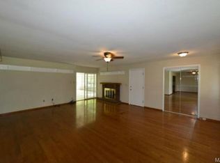 568 Burlington Mill Dr, Ballwin, MO