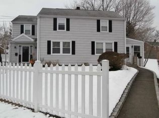 16 Greenlawn Dr, Fairfield, CT 06825