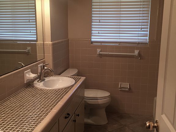3rd image of 4814 Olympia Dr
