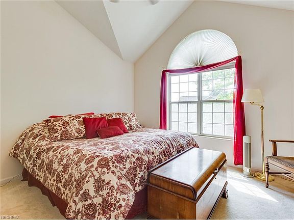 4th image of 8611 Larkspur Ln