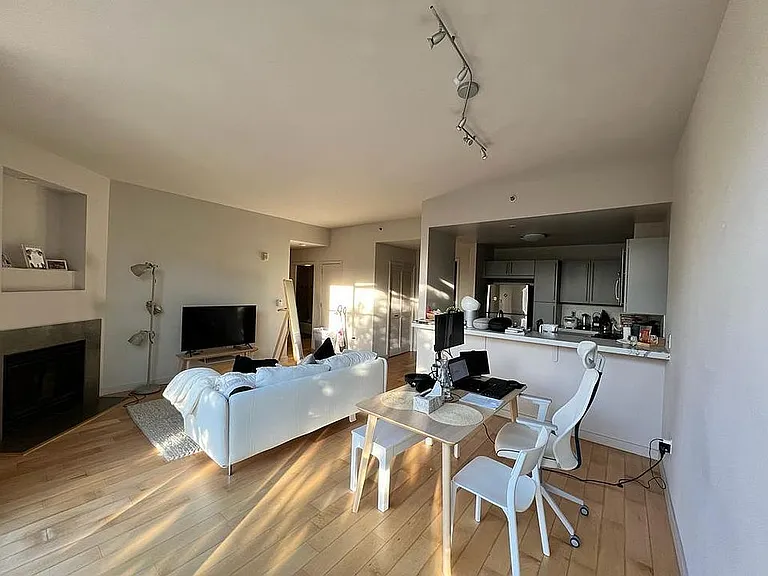 1600 Webster St #103 — Photo 15