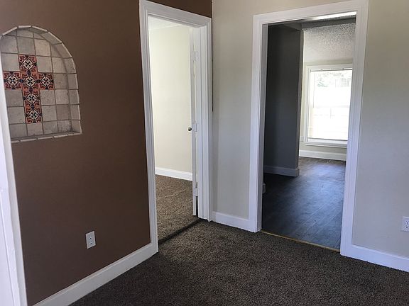 5th image of 117 West Pl