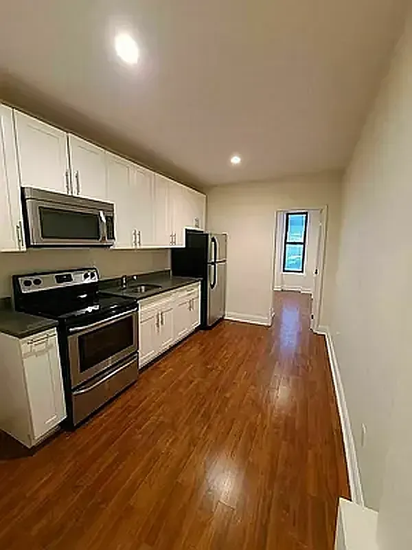 347 West 16th Street — Photo 1