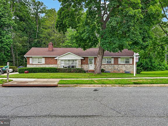 5th image of 3 Linwood Ct