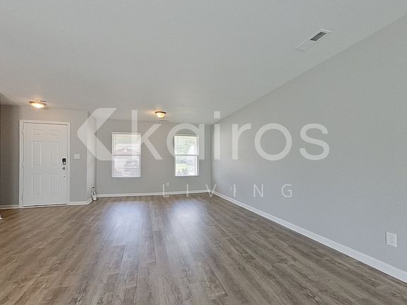 3rd image of 326 Kenneth Blvd NW