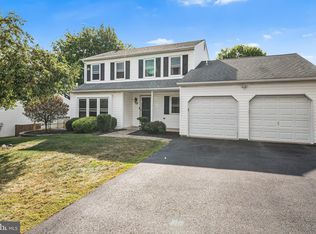 2126 Deer Ridge Dr, Sanatoga, PA 19464