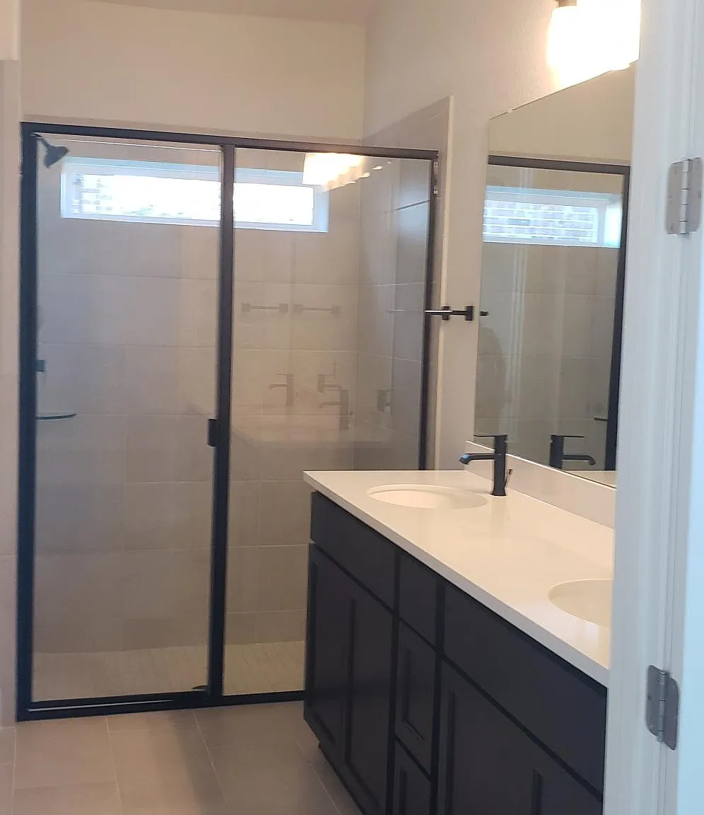 4 bed, 2211 sqft, $3,000 — Photo 4
