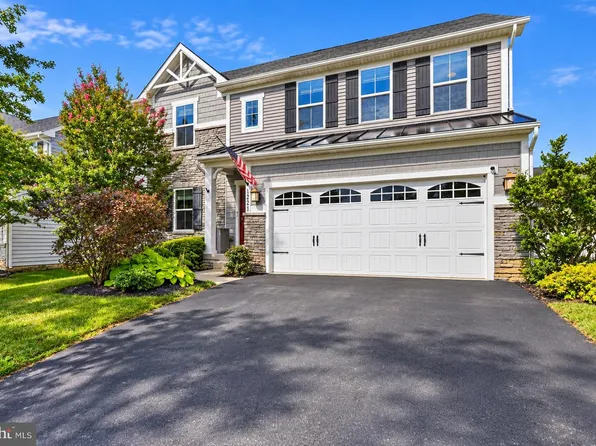 1221 Long Farm Ln, Brunswick, MD 21716