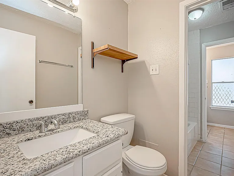 7111 Village Lake Dr — Photo 9