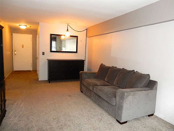 4th image of 2 Birchwood Ct APT 2P