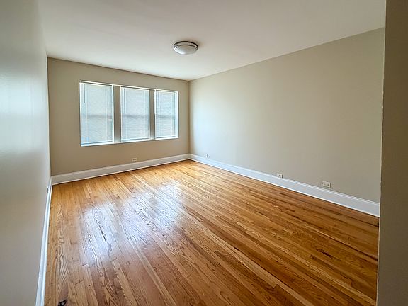 3rd image of 5210 W Montana St #3W