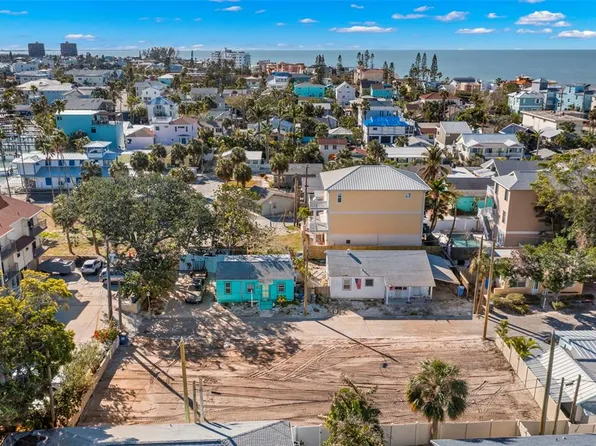 140 92nd Ave #10, Saint Petersburg, FL 33706