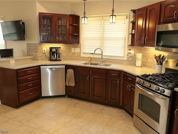 4th image of 4408 Huntington Woods