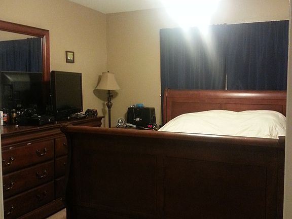 Great sized 2nd bedroom 